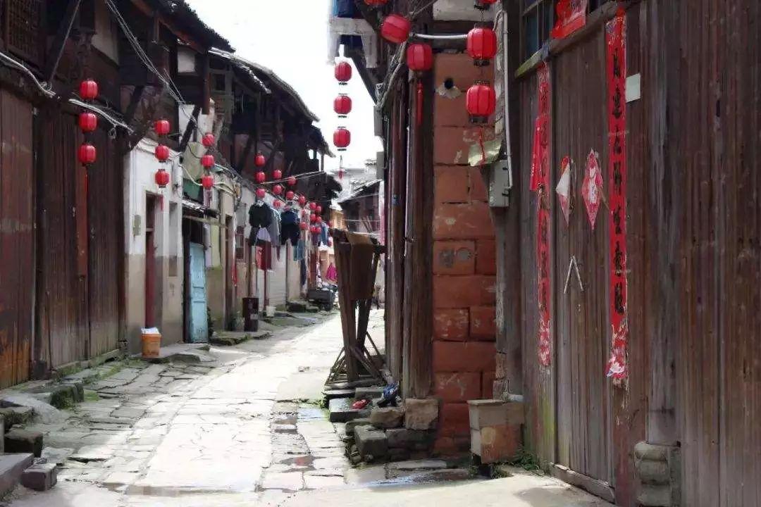 家里跳闸了怎么找电工？游戏画面